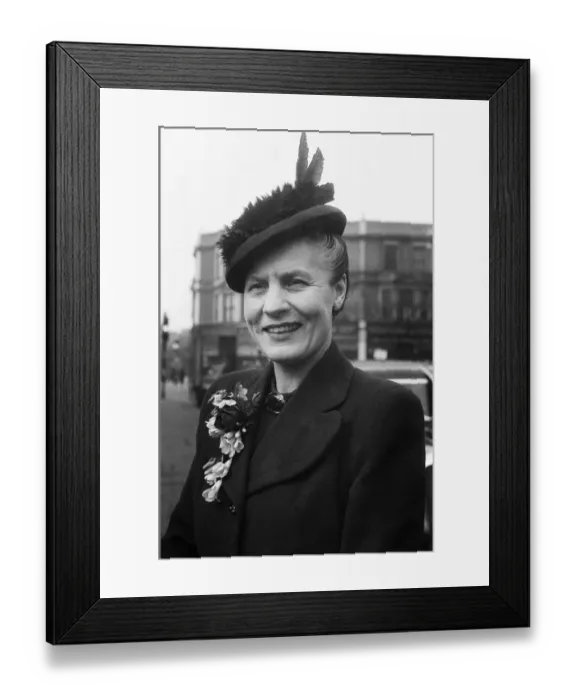 Framed Print : Making a polling day tour of her Fulham constituency. Dr Edith Summerskill Framed Print : Making a polling day tour of her Fulham constituency. Dr Edith Summerskill