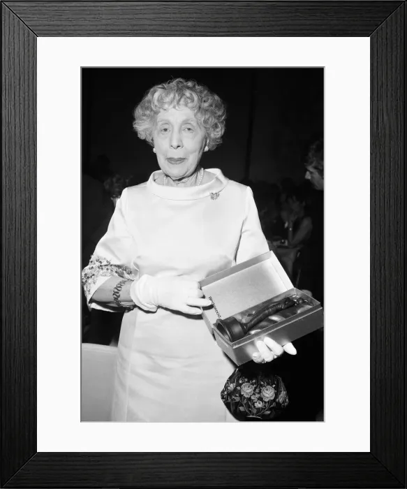 Framed Print : Dame Edith Evans after receiving her award for The Whisperers at the 1968 BAFTA film