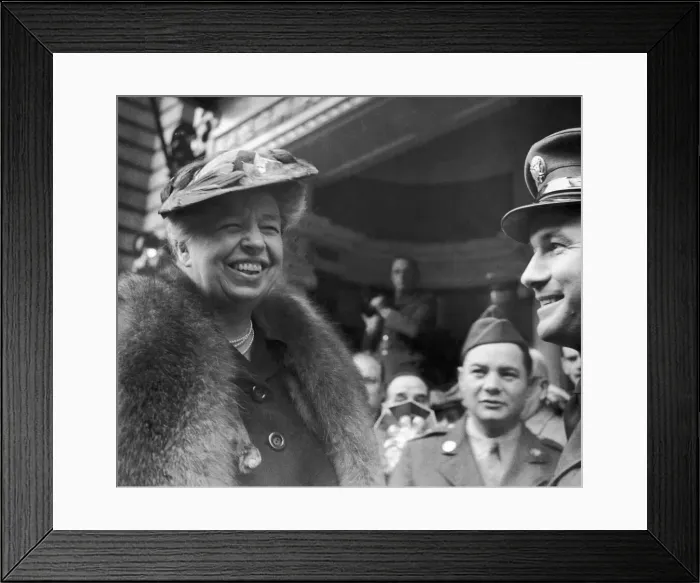 Framed Print : Mrs Eleanor Roosevelt, wife of the President, who is now in the country to see England Framed Print : Mrs Eleanor Roosevelt, wife of the President, who is now in the country to see England