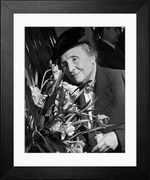 Framed Print : Helen Keller who overcame being blind and deaf to become one of the 20th century Framed Print : Helen Keller who overcame being blind and deaf to become one of the 20th century