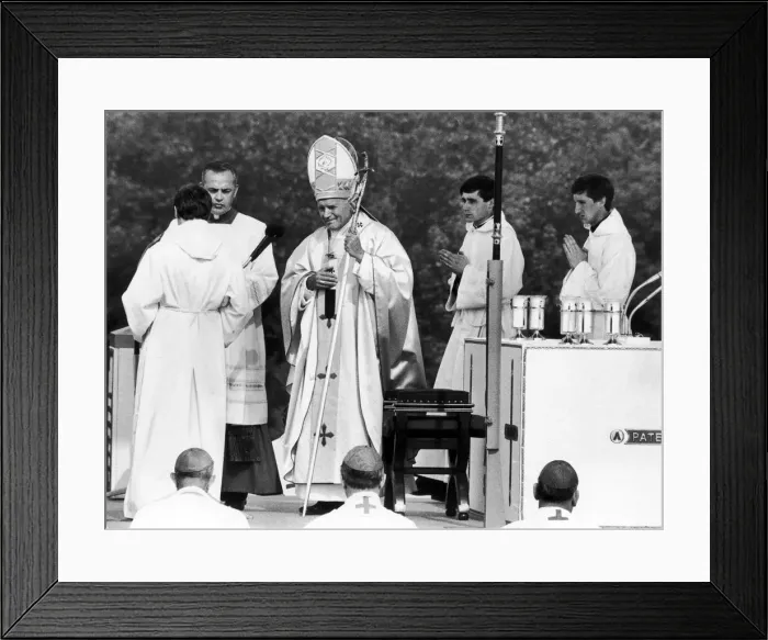 Framed Print : Pope John Paul II Mass at Heaton Park, Manchester, Monday 31st May 1982 Framed Print : Pope John Paul II Mass at Heaton Park, Manchester, Monday 31st May 1982