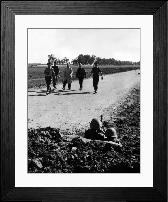 Framed Print : The Suez Crisis war in Egypt, 29th October to 6th November Framed Print : The Suez Crisis war in Egypt, 29th October to 6th November