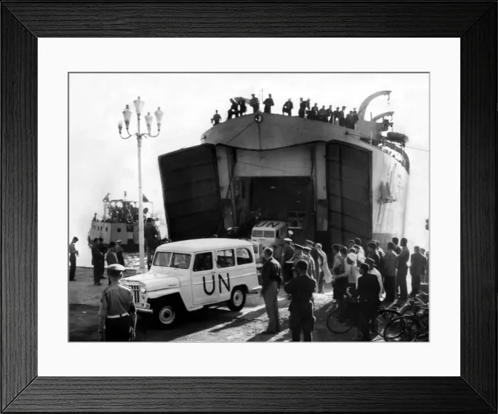 Framed Print : The Suez Crisis war in Egypt, 29th October to 6th November Framed Print : The Suez Crisis war in Egypt, 29th October to 6th November