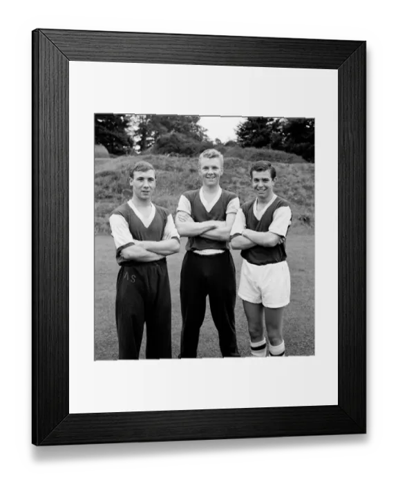 Framed Print : West Ham United footballer Bobby Moore pictured alongside teammates Andy Smillie (left Framed Print : West Ham United footballer Bobby Moore pictured alongside teammates Andy Smillie (left