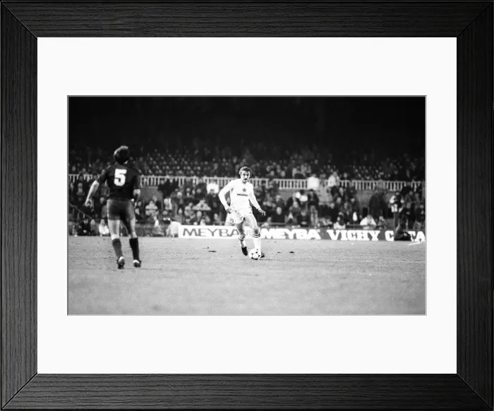 Framed Print : Barcelona 1-0 Aston Villa, European Super Cup 1st leg match at the Nou Camp, Barcelona Framed Print : Barcelona 1-0 Aston Villa, European Super Cup 1st leg match at the Nou Camp, Barcelona