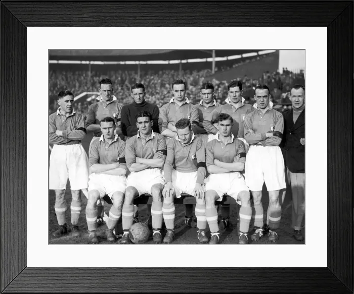 Framed Print : Birmingham City football club team group, February 1939 Framed Print : Birmingham City football club team group, February 1939