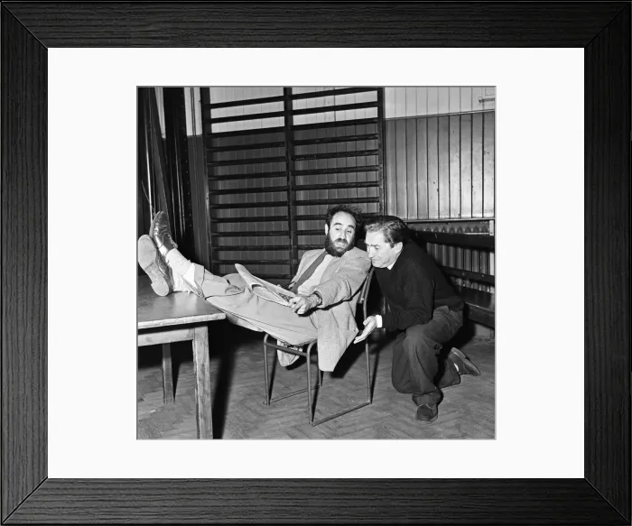 Framed Print : Tony Hancock has his photograph taken with Warren Mitchell, a new character actor Framed Print : Tony Hancock has his photograph taken with Warren Mitchell, a new character actor