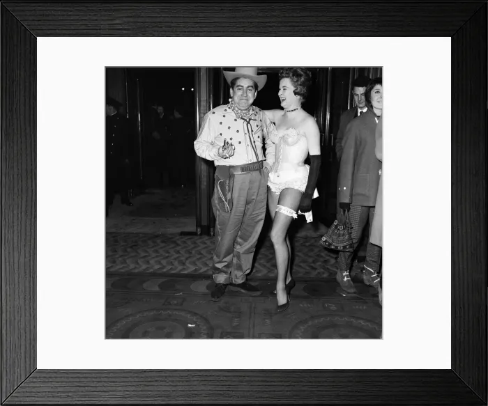 Framed Print : Premiere of Cowboy at Odeon Leicester Square. Tony Hancock