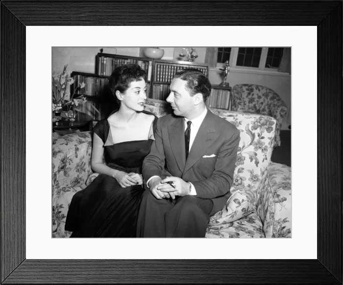 Framed Print : Ronald Waldman, BBC Head of Light Entertainment, and fiancee, actress Lana Morris Framed Print : Ronald Waldman, BBC Head of Light Entertainment, and fiancee, actress Lana Morris