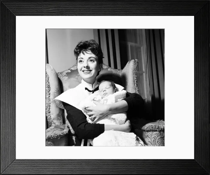 Framed Print : Lana Morris, actress wife of Ronald Waldman, BBC Head of Light Entertainment Framed Print : Lana Morris, actress wife of Ronald Waldman, BBC Head of Light Entertainment