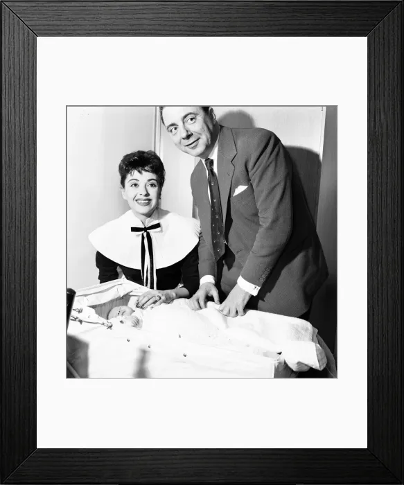 Framed Print : Ronald Waldman, BBC Head of Light Entertainment, wife, actress Lana Morris Framed Print : Ronald Waldman, BBC Head of Light Entertainment, wife, actress Lana Morris