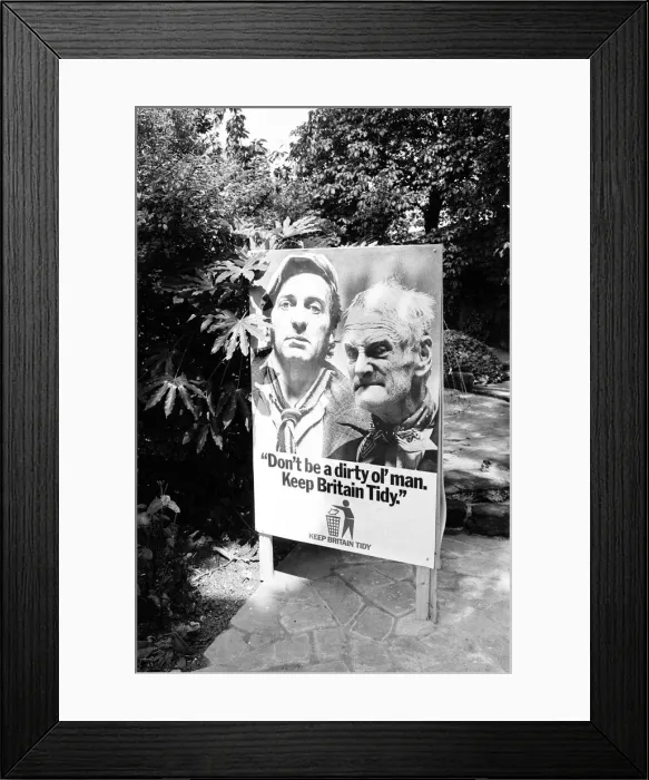 Framed Print : Help Keep Britain Tidy, Photo-call to promote campaign, stars pictured at Les Framed Print : Help Keep Britain Tidy, Photo-call to promote campaign, stars pictured at Les