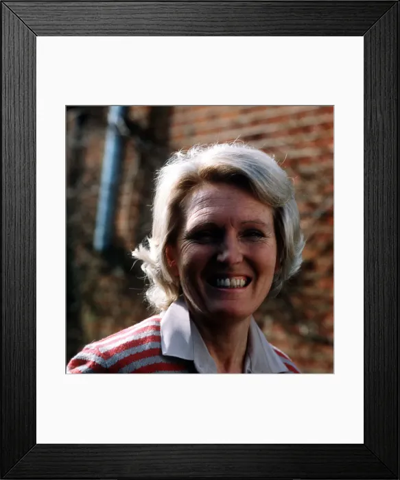 Framed Print : Mary Berry, British food writer and television presenter. October 1982 Framed Print : Mary Berry, British food writer and television presenter. October 1982