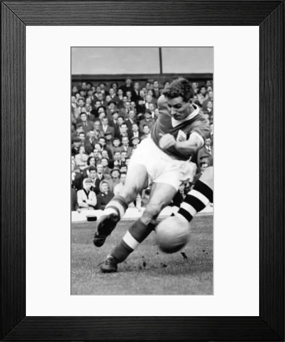 Framed Print : Birmingham City footballer Eddie Brown in action, circa 1967 Framed Print : Birmingham City footballer Eddie Brown in action, circa 1967