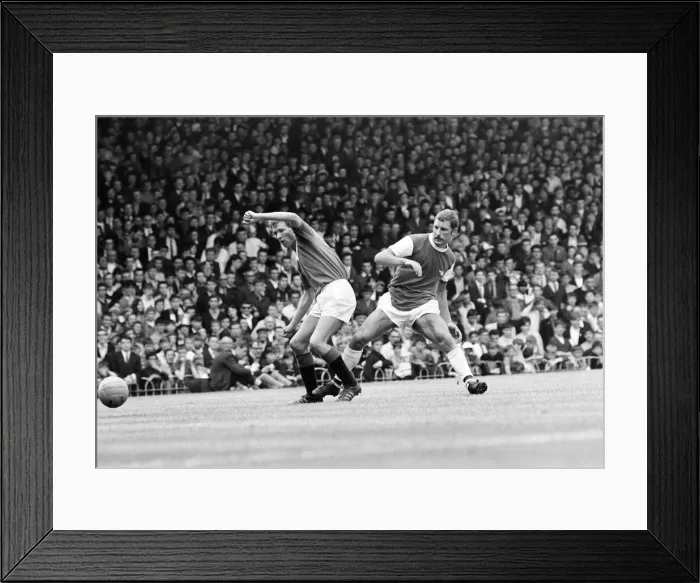 Framed Print : Pre season friendly match at Highbury. Arsenal 3 v Glasgow Rangers 0 Framed Print : Pre season friendly match at Highbury. Arsenal 3 v Glasgow Rangers 0