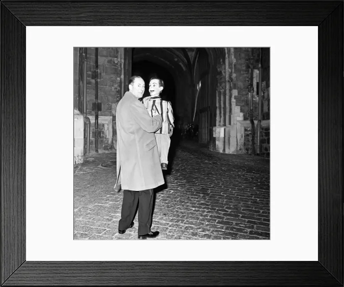 Framed Print : Stars play before the Queen and other members of the Royal Household at Windsor Castle