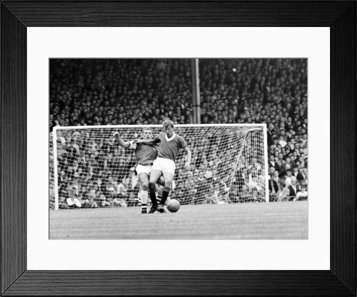Framed Print : Pre season friendly match at Highbury. Arsenal 3 v Glasgow Rangers 0 Framed Print : Pre season friendly match at Highbury. Arsenal 3 v Glasgow Rangers 0
