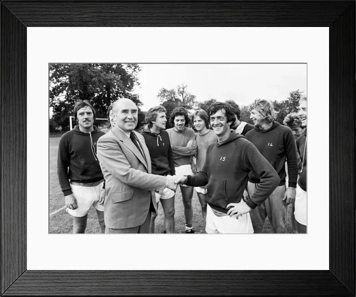 Framed Print : Temporary Birmingham City football manager Alf Ramsey meets players on the training Framed Print : Temporary Birmingham City football manager Alf Ramsey meets players on the training