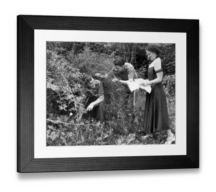 Framed Print : Birmingham City footballer Alex Govan in his back garden with Jackie Stewart take tea Framed Print : Birmingham City footballer Alex Govan in his back garden with Jackie Stewart take tea