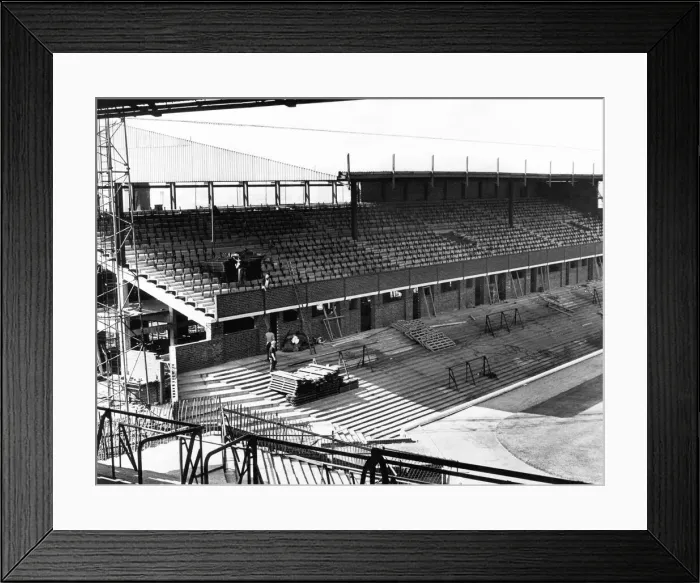 Framed Print : Work under way on the new Railway End stand at St Andrews Framed Print : Work under way on the new Railway End stand at St Andrews