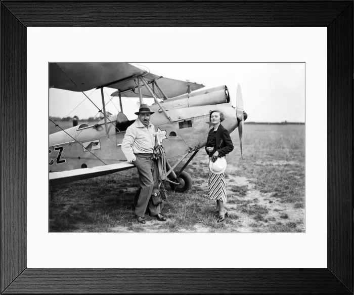 Framed Print : Pilots from 16 countries gather at Heston Aerodrome 1st September 1932