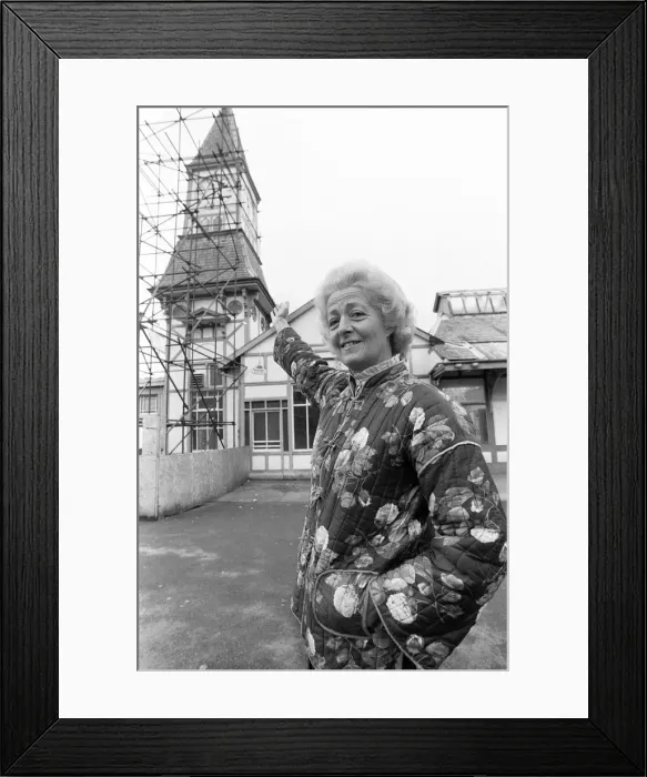 Framed Print : Frances Shand Kydd, mother of Princess Diana, Princess of Wales, pictured in Oban Framed Print : Frances Shand Kydd, mother of Princess Diana, Princess of Wales, pictured in Oban