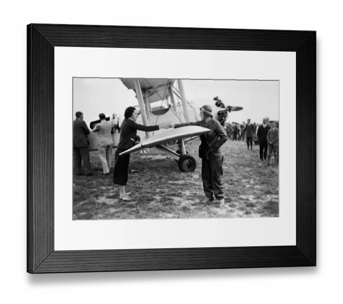 Framed Print : Pilots from 16 countries gather at Heston Aerodrome 1st September 1932