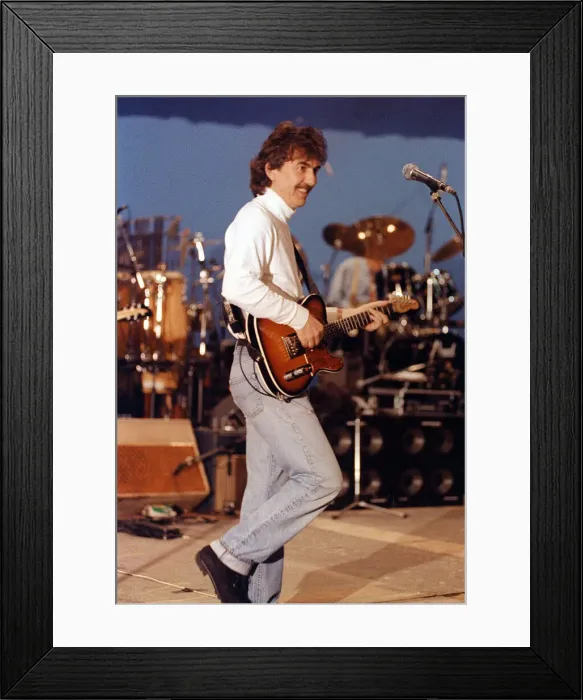Framed Print : George Harrison rehearsing at Shepperton Studios for his London Concert April 1992