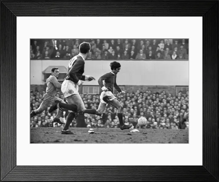 Framed Print : FA Cup Fifth Round match at Molineux. Wolverhampton Wanderers 2 v Manchester United Framed Print : FA Cup Fifth Round match at Molineux. Wolverhampton Wanderers 2 v Manchester United