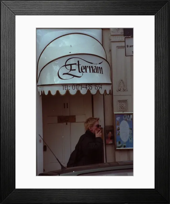 Framed Print : Zoe Ball television and radio presenter March 1999 leaving the Eternam Clinic