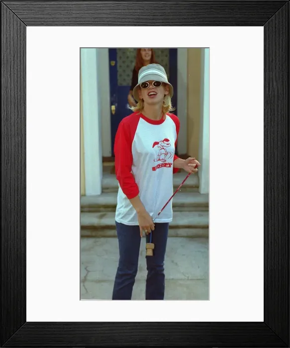 Framed Print : ZOE BALL RADIO ONE DISC JOCKEY AND TV PRESENTER AUG 1999 LEAVING HER HOUSE Framed Print : ZOE BALL RADIO ONE DISC JOCKEY AND TV PRESENTER AUG 1999 LEAVING HER HOUSE