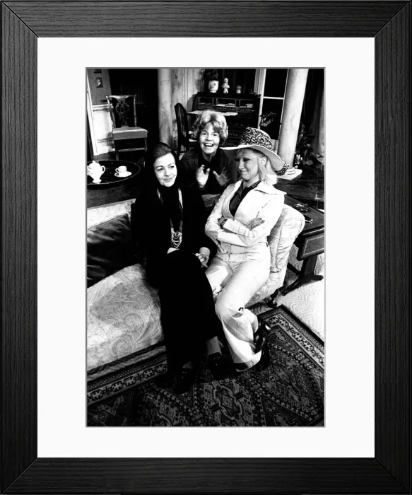 Framed Print : Actress Patricia Hayes with some of the cast of Relative Values at the Theatre Royal