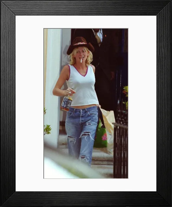 Framed Print : Zoe Ball leaves her home today August 1999 for her wedding dtgu AMirrorpix