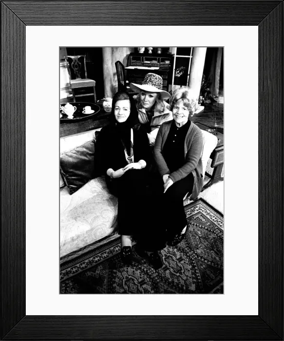 Framed Print : Actress Patricia Hayes with some of the cast of Relative Values at the Theatre Royal