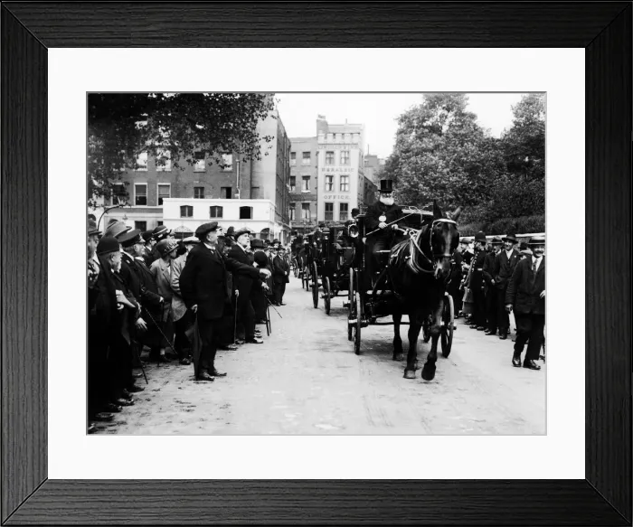 Framed Print : The Old Cab Drivers Association seen here driving cabs around Lincoln Inns Fields to show