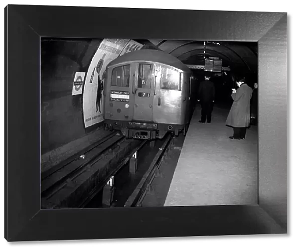 Charing Cross Underground Station Platform, 10th November 1950