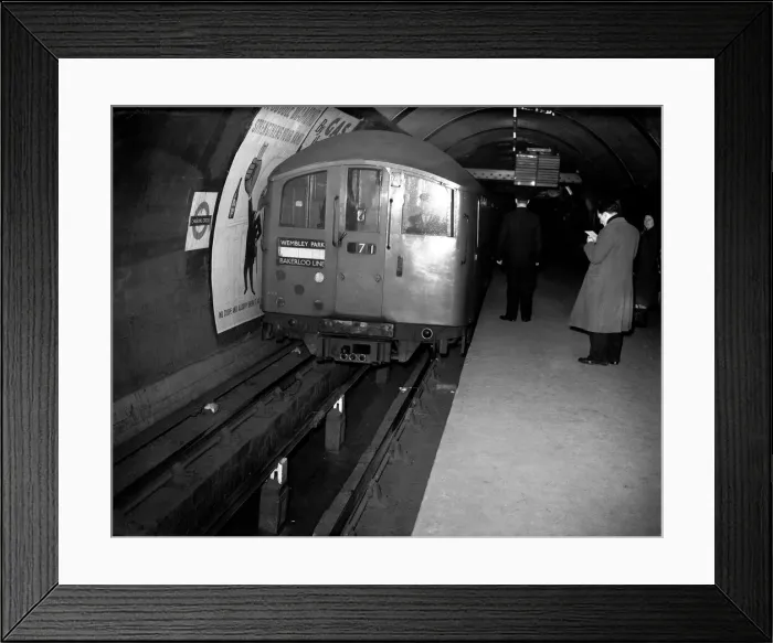 Framed Print : Charing Cross Underground Station Platform, 10th November 1950