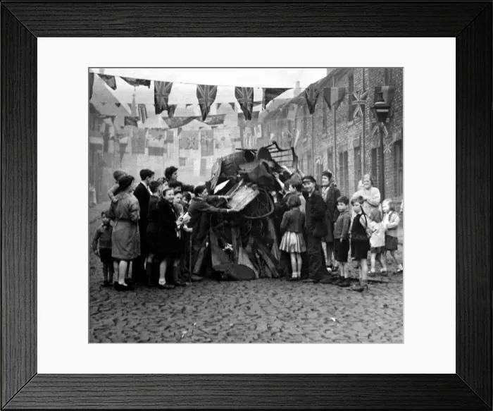Framed Print : World War Two - Second World War - VE Day celebrations - Residents of Frank Street Framed Print : World War Two - Second World War - VE Day celebrations - Residents of Frank Street