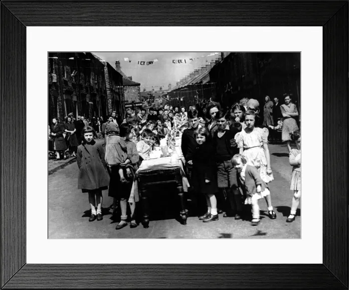 Framed Print : World War Two - Second World War - VE Day celebrations and Victory Tea Framed Print : World War Two - Second World War - VE Day celebrations and Victory Tea