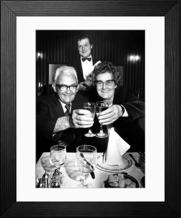 Framed Print : World War Two - Second World War - Lillian and Donald Jeans commemorate the 40th