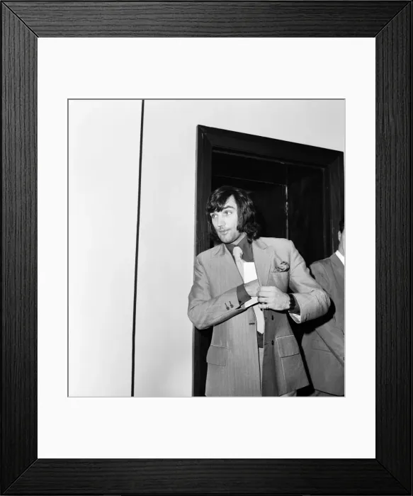 Framed Print : George Best appeals against a Referees decision about an incident Framed Print : George Best appeals against a Referees decision about an incident