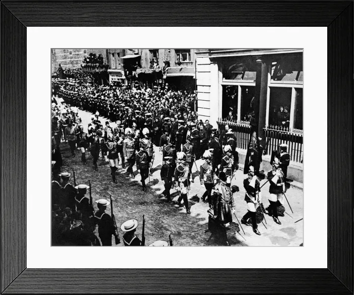 Framed Print : Funeral ceremony of King Edward VII in London showing crowds lined on the streets as Framed Print : Funeral ceremony of King Edward VII in London showing crowds lined on the streets as