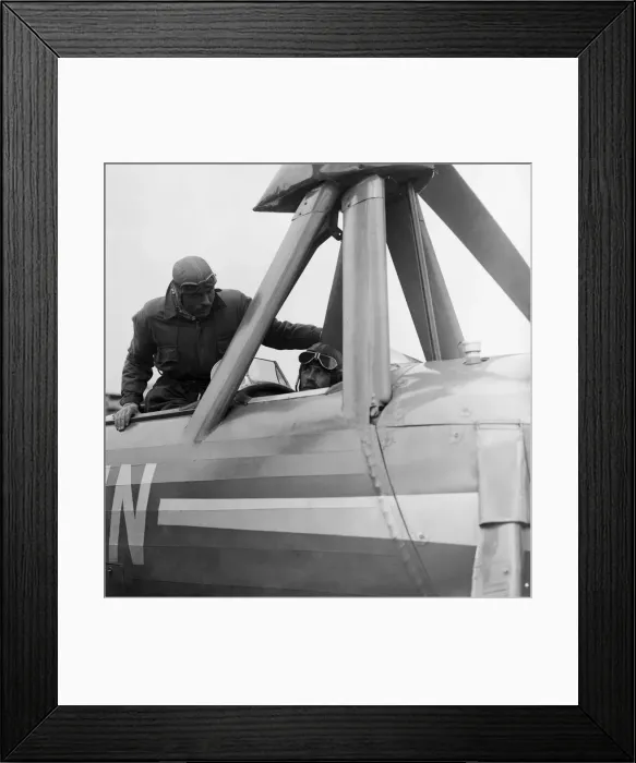 Framed Print : Londons Metropolitan Police seen here during trials of the Avro Cierva C30P auto Framed Print : Londons Metropolitan Police seen here during trials of the Avro Cierva C30P auto