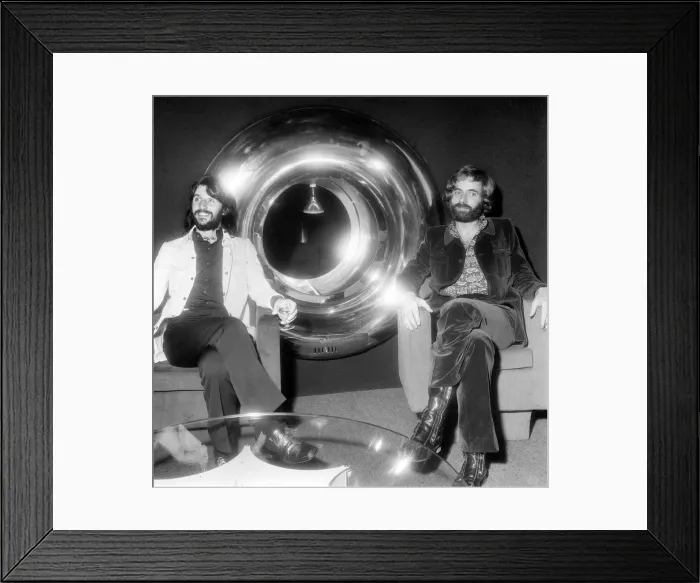 Framed Print : Former Beatles drummer Ringo Starr with designer Robin Cruickshank who is he is in