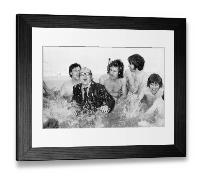 Framed Print : Luton Town 3 - 4 Sunderland, Division Two League match at Kenilworth Road Framed Print : Luton Town 3 - 4 Sunderland, Division Two League match at Kenilworth Road