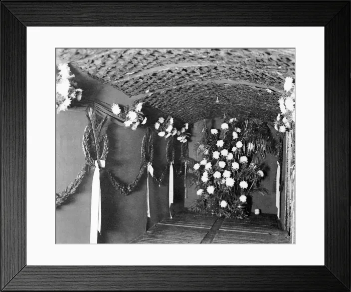 Framed Print : The railway van that conveyed the body of the Unknown Warrior from Dover to Victoria Framed Print : The railway van that conveyed the body of the Unknown Warrior from Dover to Victoria