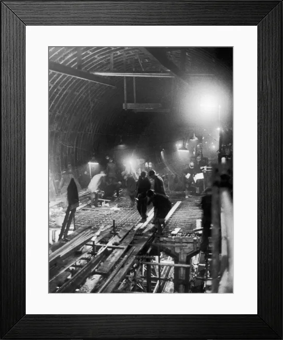 Framed Print : Work in progress on the new Clyde tunnel in Glasgow. 29th December 1961