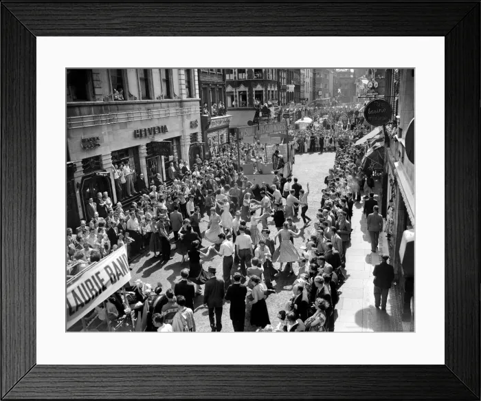 Framed Print : Soho Carnival, 10th July 1955 Framed Print : Soho Carnival, 10th July 1955