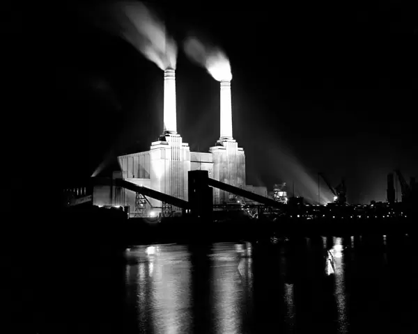 Battersea Power Station flood illuminated for the Festival of Britain, 27th May 1951