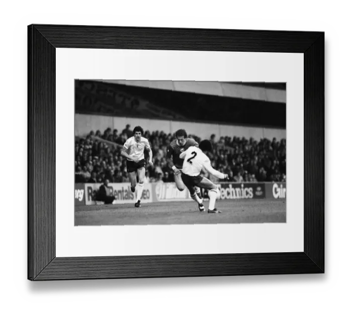 Framed Print : English League Division One match at White Hart Lane. Tottenham Hotspur v Swansea